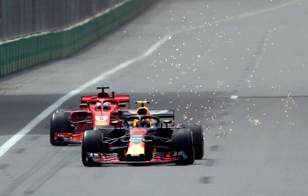 Пилот Red Bull Racing Макс Ферстаппен Пилот Red Bull Racing Макс Ферстаппен - Sputnik Азербайджан