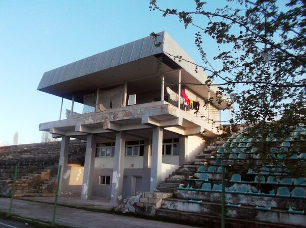 Комната охраны и раздевалки городского стадиона в Барде Комната охраны и раздевалки городского стадиона в Барде - Sputnik Азербайджан