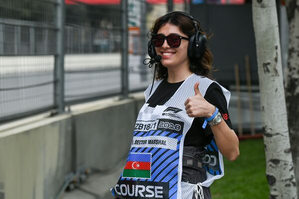 Второй день третьего сезона Гран-при Азербайджана Формулы-1 - Sputnik Азербайджан
