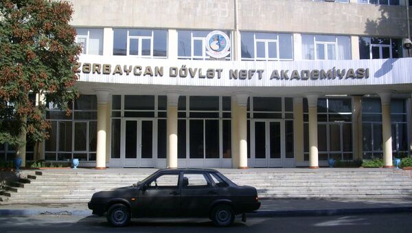 Здание Азербайджанской государственной нефтяной академии (АГНА) - Sputnik Азербайджан