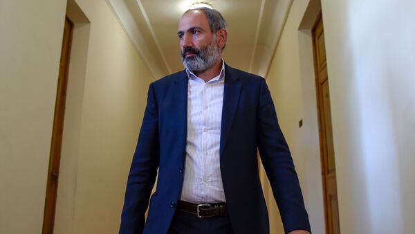 Лидер оппозиционной фракции Елк в НС Никол Пашинян (30 апреля 2018). Еревaн - Sputnik Азербайджан