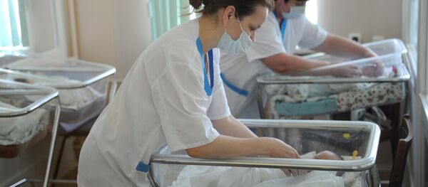 Работники педиатрического отделения патологии новорожденных и недоношенных детей, фото из архива - Sputnik Азербайджан