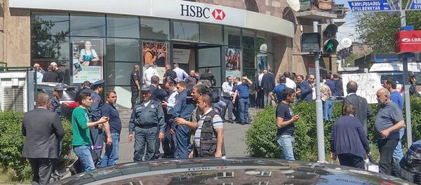Банк HSBC на проспекте Комитаса (3 мая 2018). Еревaн - Sputnik Азербайджан