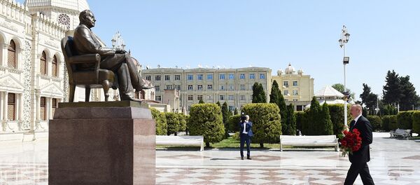 Президент Азербайджана Ильхам Алиев прибыл в Хачмазский район Президент Азербайджана Ильхам Алиев прибыл в Хачмазский район - Sputnik Азербайджан