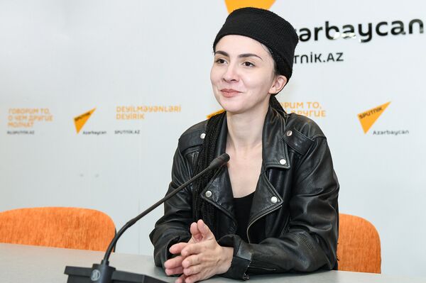 Диана Гаджиева (Dihaj) – популярная исполнительница, представительница Азербайджана на международном музыкальном конкурсе Евровидение-2017 Диана Гаджиева (Dihaj) – популярная исполнительница, представительница Азербайджана на международном музыкальном конкурсе Евровидение-2017 - Sputnik Азербайджан
