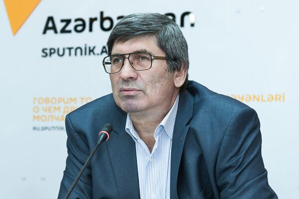Руководитель информационного агентства Sputnik Азербайджан Азиз Алиев Руководитель информационного агентства Sputnik Азербайджан Азиз Алиев - Sputnik Азербайджан
