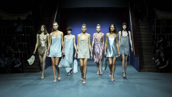 Неделя моды Mercedes-Benz Fashion Week - Mach & Mach представляет свою коллекцию - Sputnik Азербайджан
