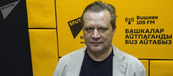 Директор Фонда поддержки образовательных инициатив в Кыргызстане Александр Иванов Директор Фонда поддержки образовательных инициатив в Кыргызстане Александр Иванов - Sputnik Азербайджан