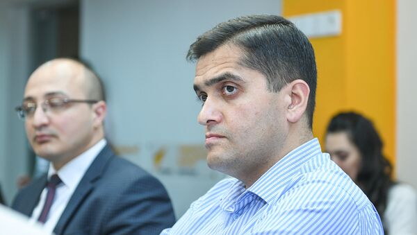 Политолог, руководитель аналитического центра Атлас Эльхан Шахиноглу - Sputnik Азербайджан