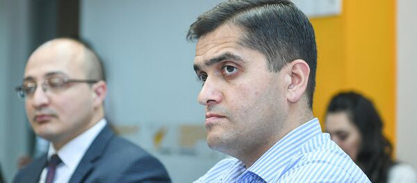 Политолог, руководитель аналитического центра Атлас Эльхан Шахиноглу Политолог, руководитель аналитического центра Атлас Эльхан Шахиноглу - Sputnik Азербайджан