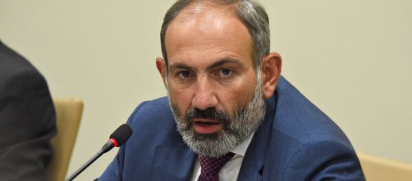 Пресс-конференция премьер-министра Армении Никола Пашиняна в оккупированном Арменией городе Ханкенди, 9 мая 2018 года Пресс-конференция премьер-министра Армении Никола Пашиняна в оккупированном Арменией городе Ханкенди, 9 мая 2018 года - Sputnik Азербайджан