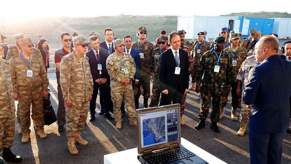Министр обороны Азербайджана наблюдал за международными учениями Efes-2018 - Sputnik Азербайджан