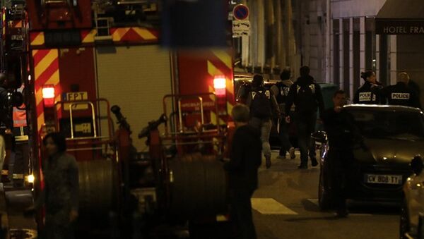 Нападение на прохожих в центре Парижа, Франция - Sputnik Азербайджан