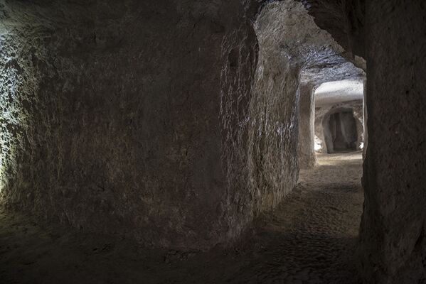 Древнейший подземный иранский город Уи в провинции Исфаган - Sputnik Азербайджан