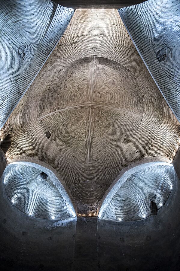Древнейший подземный иранский город Уи в провинции Исфаган - Sputnik Азербайджан