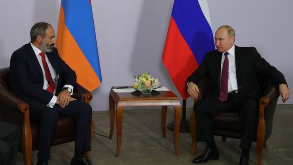 Nikol Paşinyan və Vladimir Putinin görüşü, 14 may 2018-ci il - Sputnik Azərbaycan