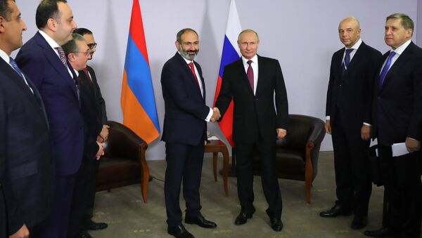 Nikol Paşinyan və Vladimir Putinin görüşü, 14 may 2018-ci il - Sputnik Azərbaycan