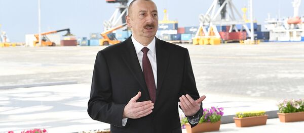 Президент Ильхам Алиев принял участие в открытии комплекса Бакинского международного морского торгового порта - Sputnik Азербайджан
