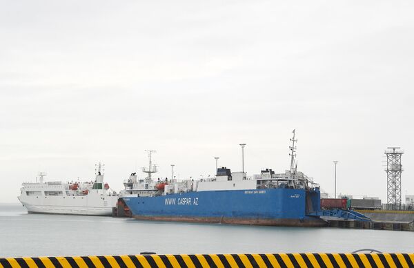 Комплекс Бакинского международного морского торгового порта в поселке Алят Комплекс Бакинского международного морского торгового порта в поселке Алят - Sputnik Азербайджан