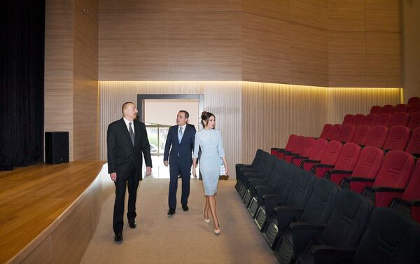 Президент Ильхам Алиев принял участие в открытии нового здания Современного образовательного комплекса имени Гейдара Алиева в Баку - Sputnik Азербайджан