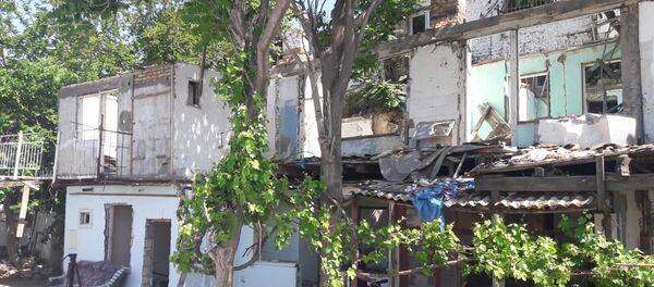 На территории Баиловского жилого участка на улице Бухты под влиянием подземных процессов произошел оползень На территории Баиловского жилого участка на улице Бухты под влиянием подземных процессов произошел оползень - Sputnik Азербайджан