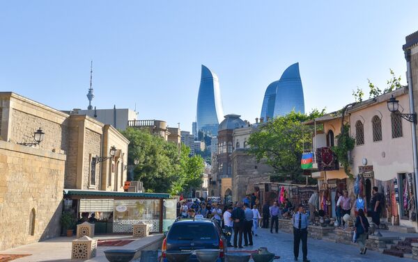 Улица Асефа Зейналлы в Старом городе в Баку - Sputnik Азербайджан