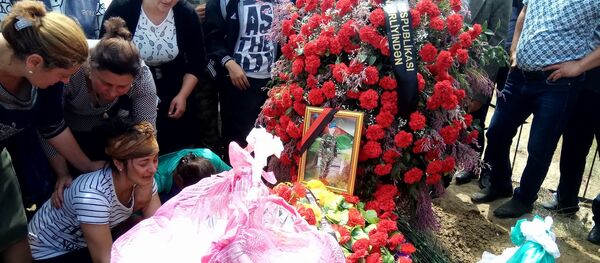 Şəhid Adil Tatarovun dəfn mərasimi - Sputnik Азербайджан
