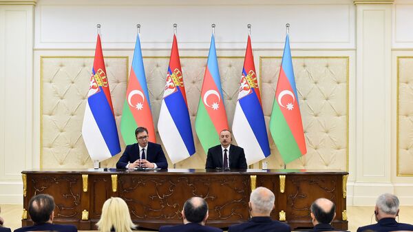 Президенты Азербайджана и Сербии Ильхам Алиев и Александр Вучич во время выступления с заявлениями для печати - Sputnik Азербайджан