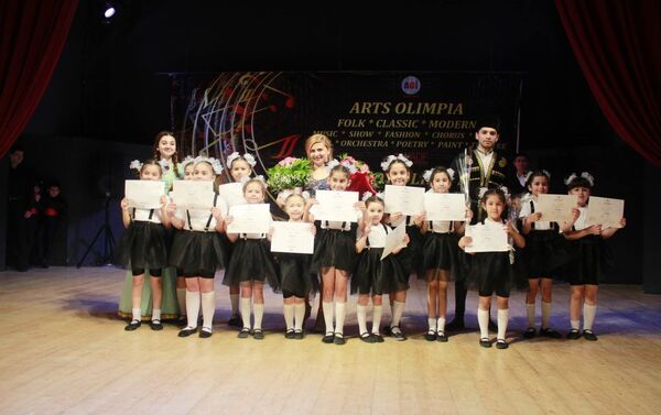 В Государственном театре песни имени Рашида Бейбутова прошла вторая Международная олимпиада искусств - Sputnik Азербайджан