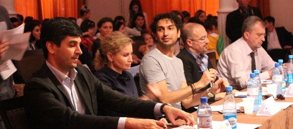В Государственном театре песни имени Рашида Бейбутова прошла вторая Международная олимпиада искусств - Sputnik Азербайджан