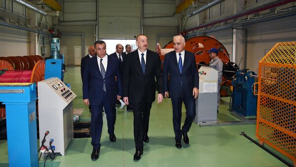 Президент Ильхам Алиев принял участие в открытии завода высоковольтного оборудования в Баку - Sputnik Азербайджан
