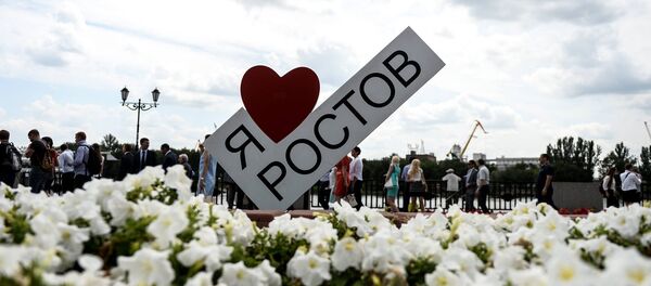 Жители Ростова-на-Дону на городской набережной - Sputnik Азербайджан