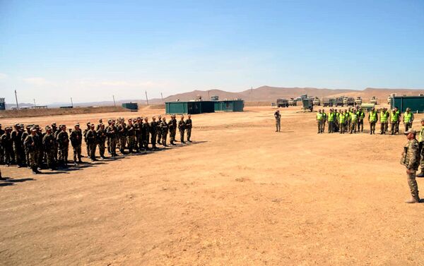 Учение по самооценке 2-го уровня разведывательной роты Азербайджанской Армии - Sputnik Азербайджан