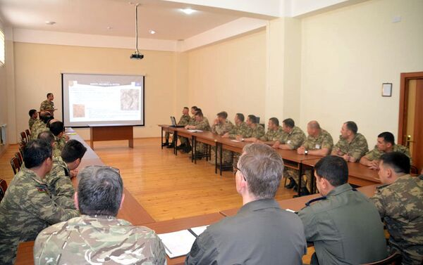 Учение по самооценке 2-го уровня разведывательной роты Азербайджанской Армии - Sputnik Азербайджан