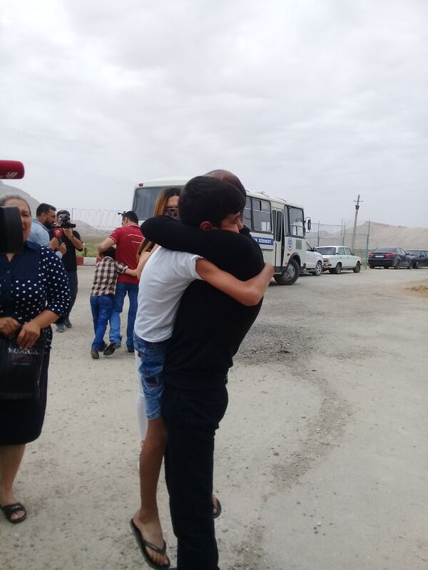 В общей сложности, на свободу вышли 634 человека В общей сложности, на свободу вышли 634 человека - Sputnik Азербайджан