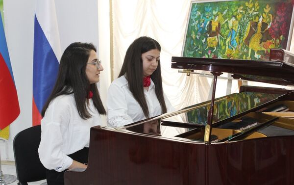 В РИКЦ прошел концерт, посвященный 100-летию Азербайджанской Демократической Республики - Sputnik Азербайджан