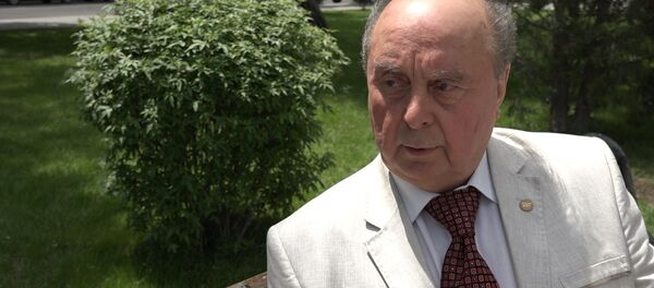 Эдуард Багирян в Баку: отношения уже не вернуть, но нужно терпение Эдуард Багирян в Баку: отношения уже не вернуть, но нужно терпение - Sputnik Азербайджан