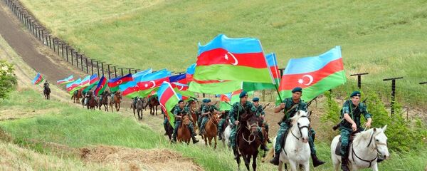 Шествие кавалеристов ГПС Азербайджана, приуроченное к 100-летию АДР Шествие кавалеристов ГПС Азербайджана, приуроченное к 100-летию АДР - Sputnik Азербайджан
