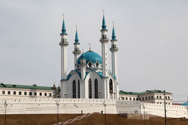 Кул-Шариф — главная соборная мечеть республики Татарстан расположена на территории Казанского кремля Кул-Шариф — главная соборная мечеть республики Татарстан расположена на территории Казанского кремля - Sputnik Азербайджан