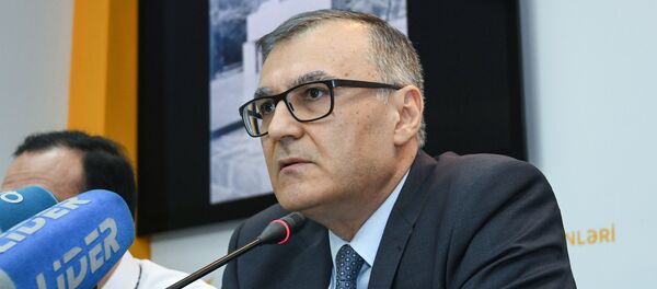 Завсектор Администрации Президента Азербайджанской Республики, политолог Фуад Ахундов - Sputnik Азербайджан