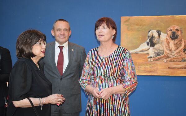 В Музейном центре открылась выставка латвийской художницы Даце Штрауса Живое наследие - Sputnik Азербайджан