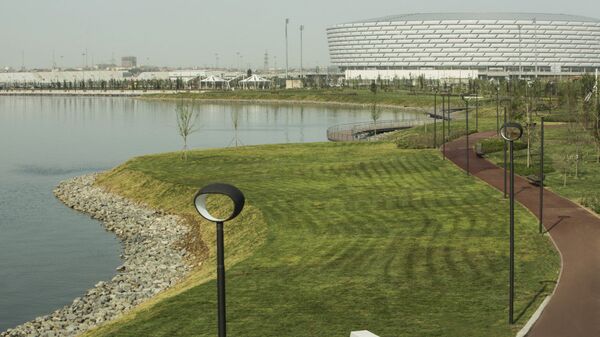 Вид на Бакинский Олимпийский стадион и озеро Беюкшор, фото из архива - Sputnik Азербайджан