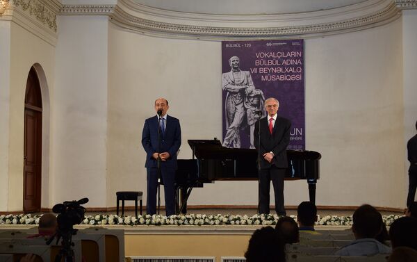 Открытие VII Международного конкурса вокалистов имени Бюльбюля в Азербайджанской государственной филармонии - Sputnik Азербайджан