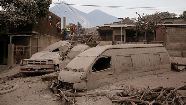 Последствия извержения вулкана Фуэго в Гватемале, 4 июня 2018 года - Sputnik Азербайджан