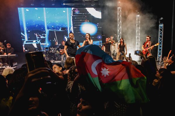 Народный артист Азербайджана Эмин Агаларов выступил с грандиозным концертом в Тбилиси в рамках своего большого музыкального тура Бумеранг 2018 - Sputnik Азербайджан