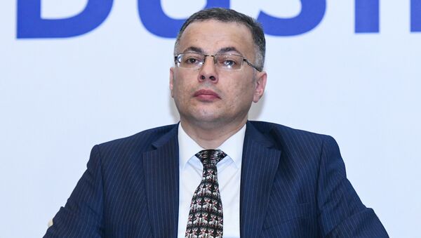 Исполнительный директор Центра анализа экономических реформ и коммуникаций Вюсал Гасымлы - Sputnik Азербайджан