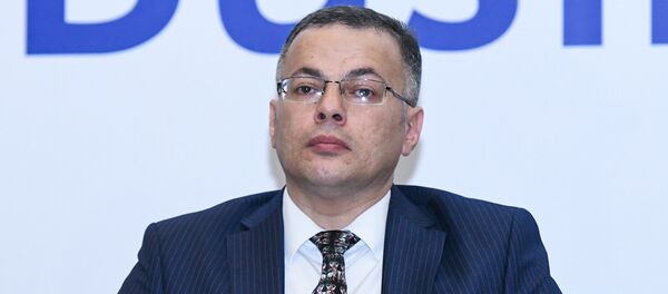 Исполнительный директор Центра анализа экономических реформ и коммуникаций Вюсал Гасымлы - Sputnik Азербайджан
