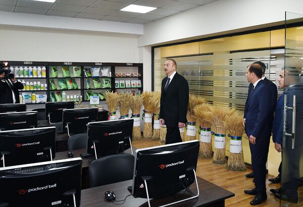 Президент Азербайджана Ильхам Алиев на открытии ООО “Region Agro” Президент Азербайджана Ильхам Алиев на открытии ООО “Region Agro” - Sputnik Азербайджан