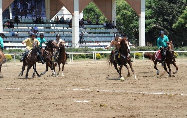 Четвертьфинал турнира по национальной конной игре човган под названием Кубок 100-летнего Юбилея - Sputnik Азербайджан
