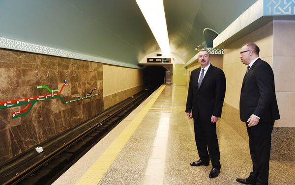 Ильхам Алиев ознакомился с работами, проделанными на станции метро Сахиль - Sputnik Азербайджан